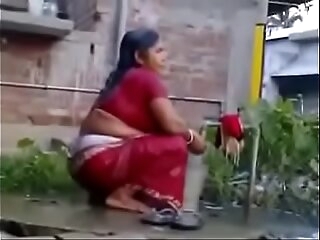 Indian Sexy Mature Wife Rides exceeding White Dick (new)